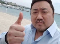 요코하마경기 시작한다 