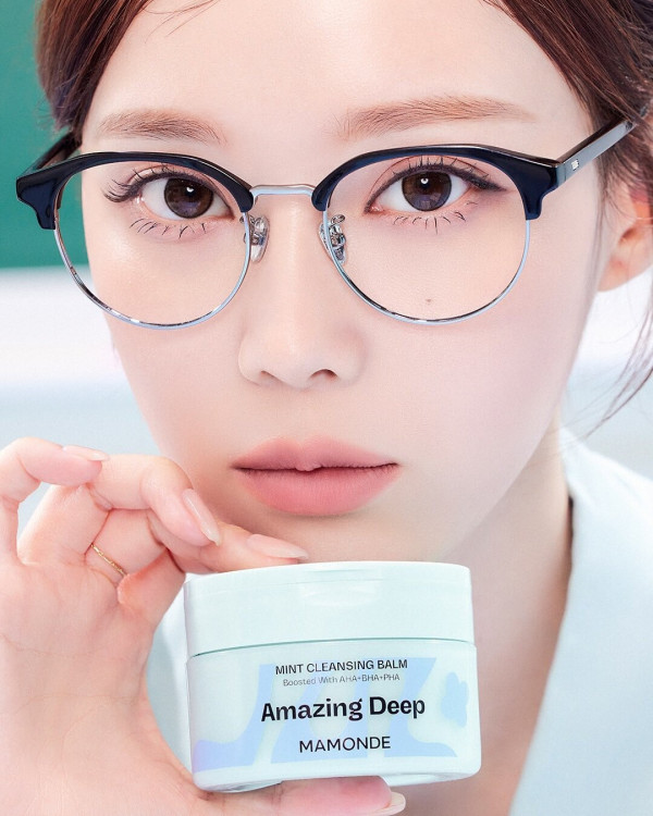 안경쓴 윈터.jpg