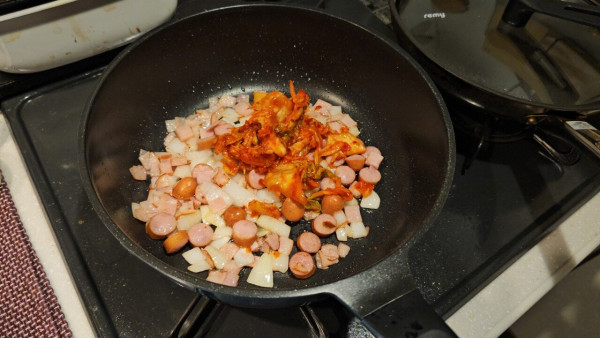 주말 저녁 김치볶음밥 만들어 봤습니다