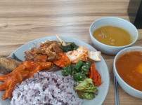 야 배고프냐