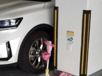 우리 아파트에 주차 잘하는 어린이 있음