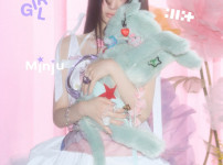 ILLIT  데이즈드 코리아 커버 장식