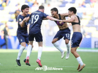 뮌헨에 10실점  아마추어팀 대반란  남미 명문과 기적의 무승부 14억 보너스까지 받았다