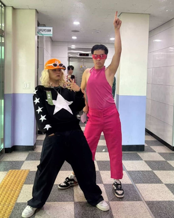 한국 고등학생 졸업사진 또 한 번 웃음 폭탄