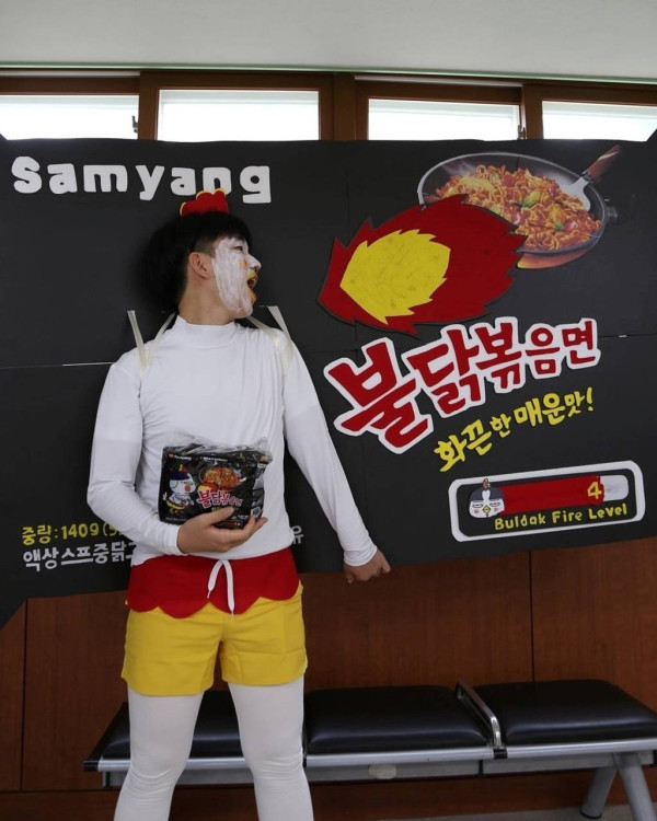 한국 고등학생 졸업사진 또 한 번 웃음 폭탄