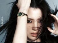 한소희 보그 코리아 커버 장식