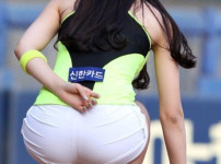 허리디스크 나쁜 물건줍기자세