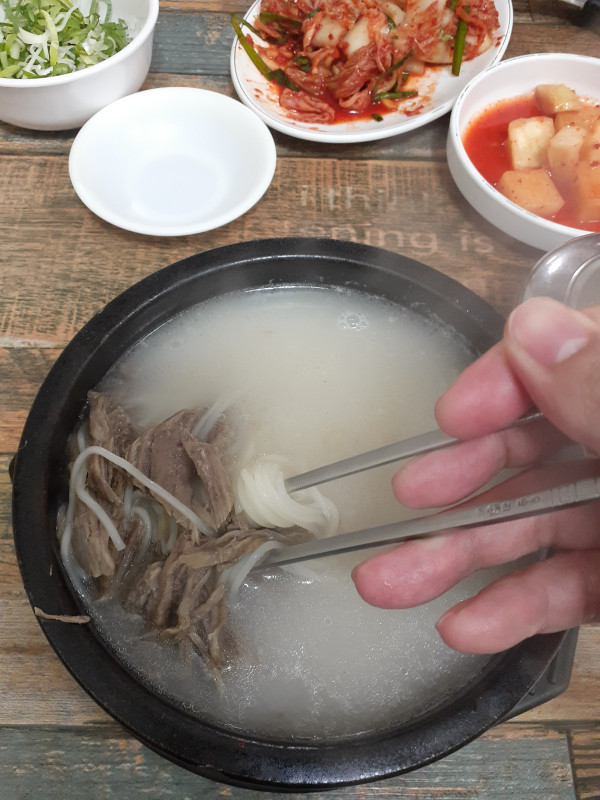 저녁은 수원서 유명한 설렁탕