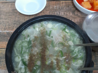 저녁은 수원서 유명한 설렁탕