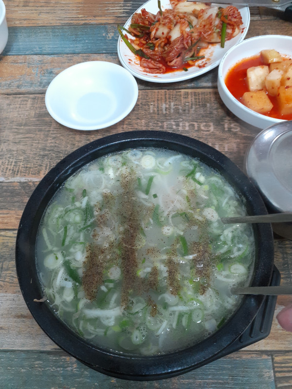 저녁은 수원서 유명한 설렁탕
