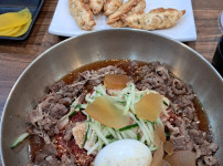 차돌밀면 군만두