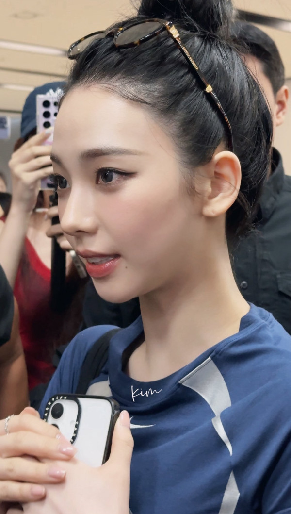 올백 머리한 카리나
