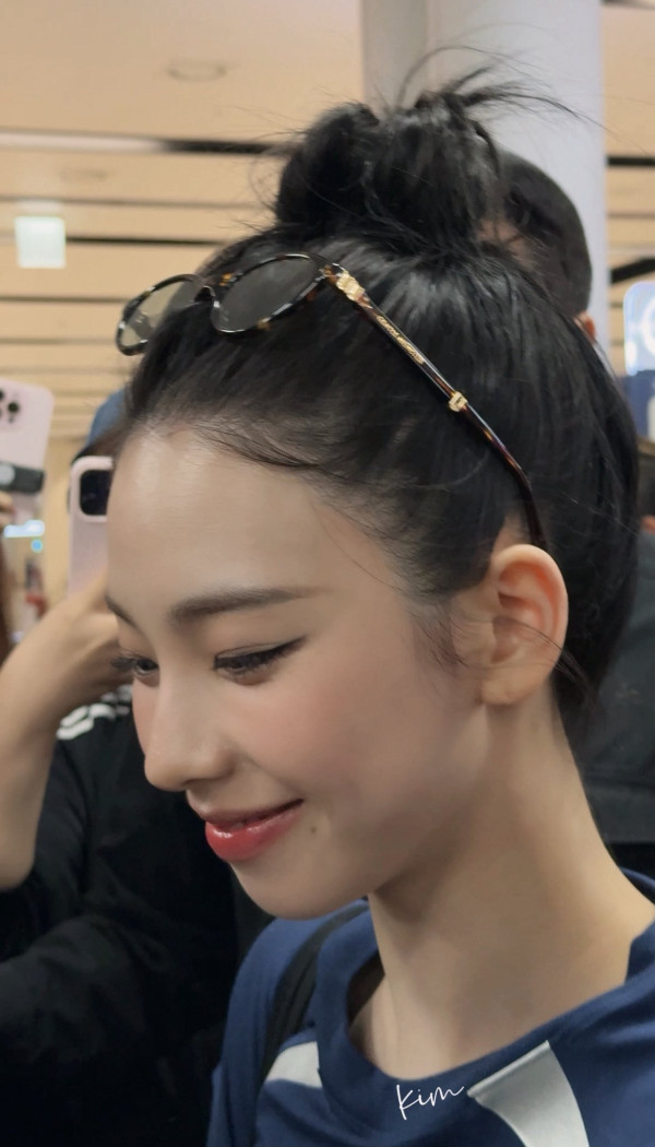 올백 머리한 카리나