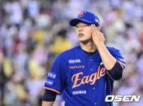 문동주 데뷔 첫 10승 도전 강습 타구맞고 교체