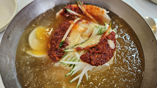 부산 출장 복귀 전 만두 맛집에서 밀면과 왕만두