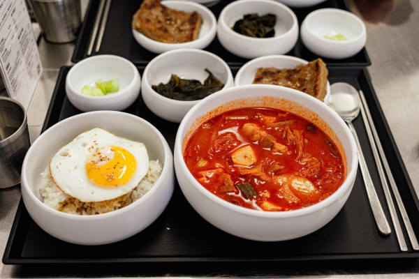 정갈한 김치찌개 정식