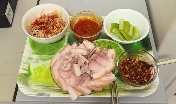 야식으로 냉제육