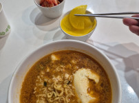 라면은 너무 맛있어