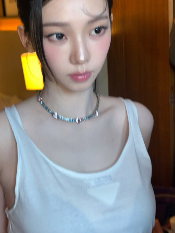 카리나 살짝 씨스루