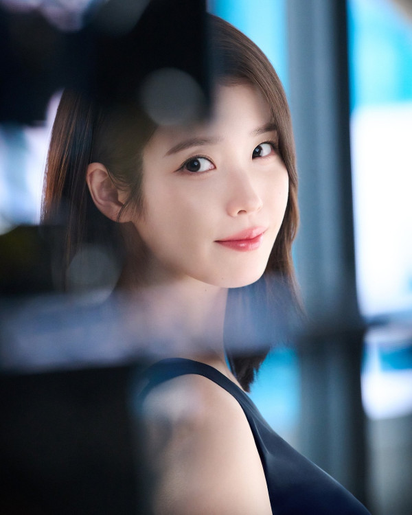 에스티로더 아이유