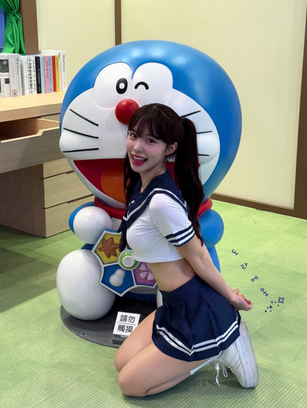 이쯤에서 다시 보는 이다혜 치어리더 세일러복