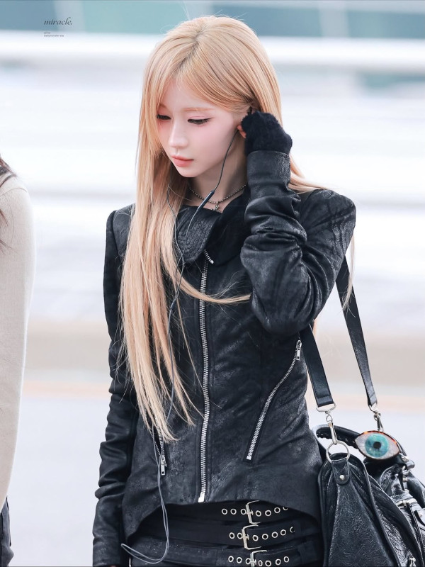 베이비몬스터 아사 금발