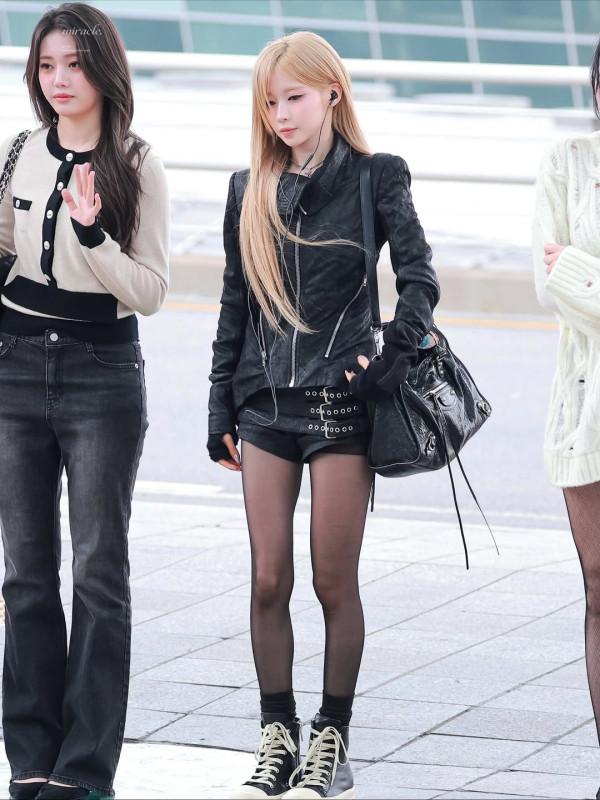 베이비몬스터 아사 금발