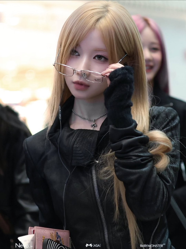 베이비몬스터 아사 금발
