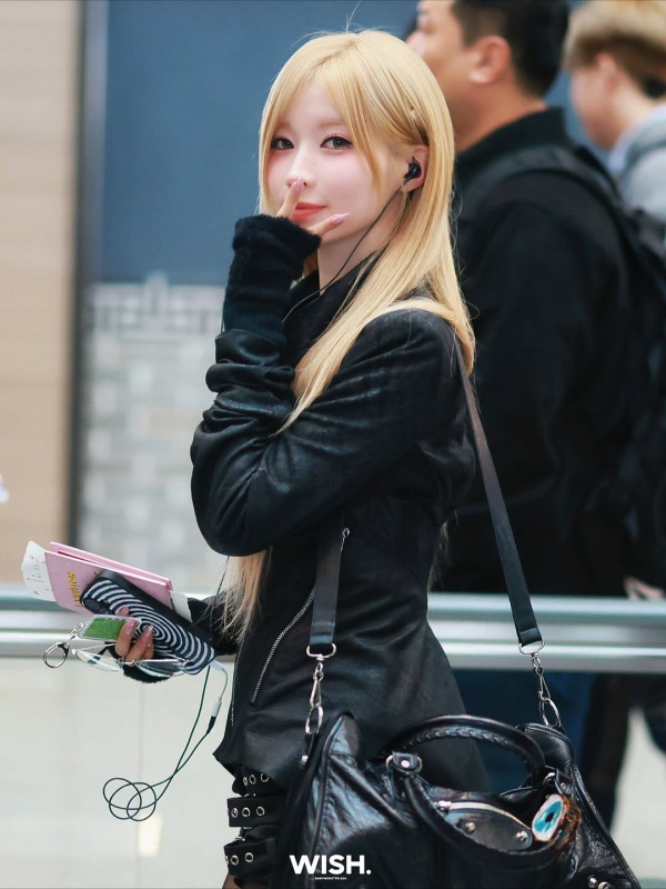 베이비몬스터 아사 금발