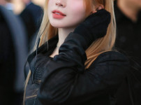 베이비몬스터 아사 금발