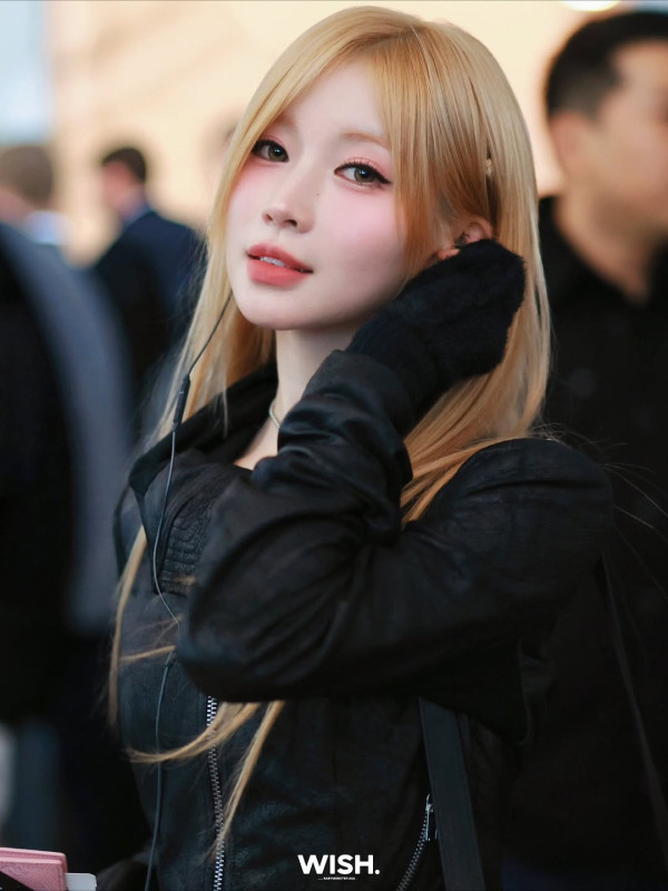 베이비몬스터 아사 금발