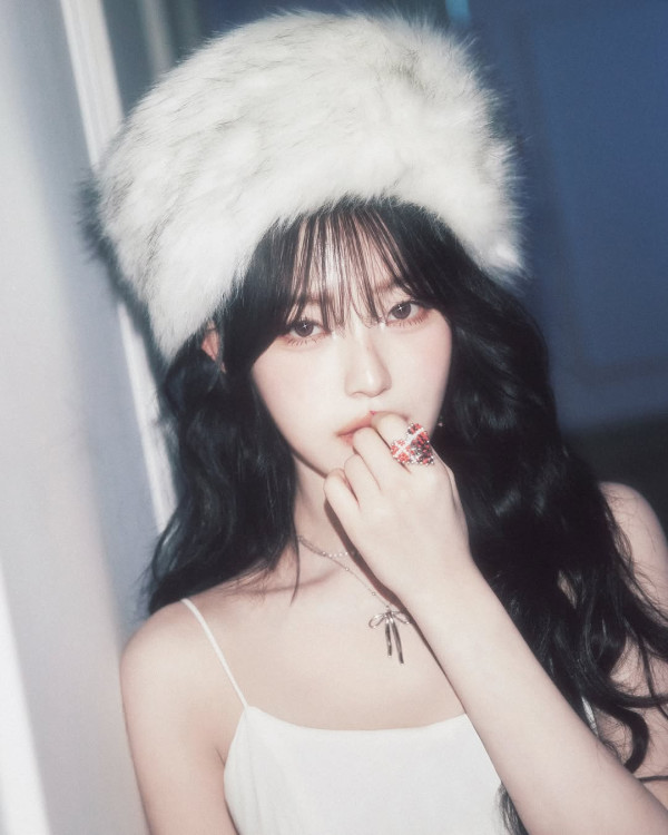 프로미스나인 백지헌