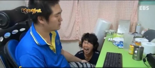 엄마 세계 최고 축구선수가 누구게~?