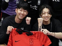 민정국 나란히 찍은사진