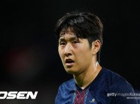 &#039;리그 1호골&#039; PSG 팬들 홀린 이강인의 황금 왼발, &#039;다 비켜&#039; 쟁쟁한 후보 제치고 &#039;11월 이달의 골&#039; 영광