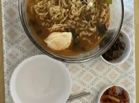 아점 라면 먹부림