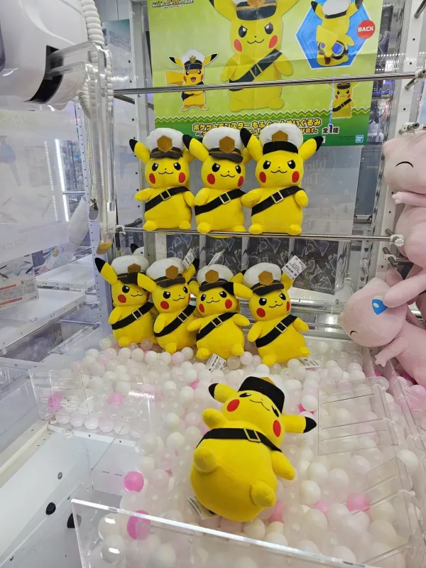 어느 오락실의 특이점이 온 피카츄 인형뽑기