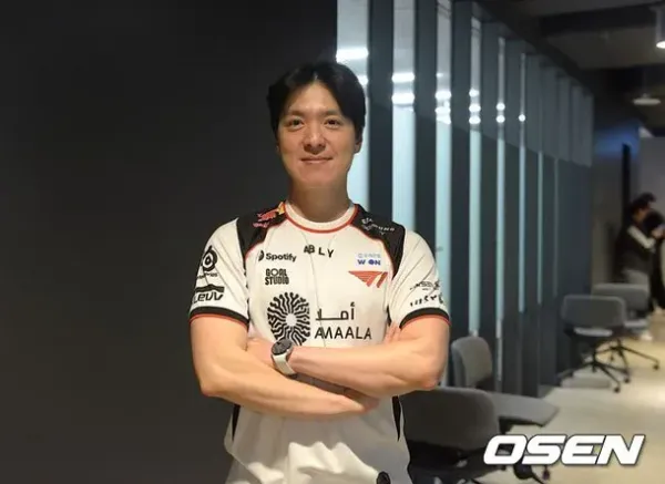 안경 탈출한 T1 김정균 감독 최근 모습들
