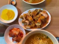 탕수육 3,000원 라면 3,500원