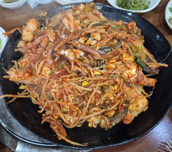 오늘 점심으로 먹은 해물찜