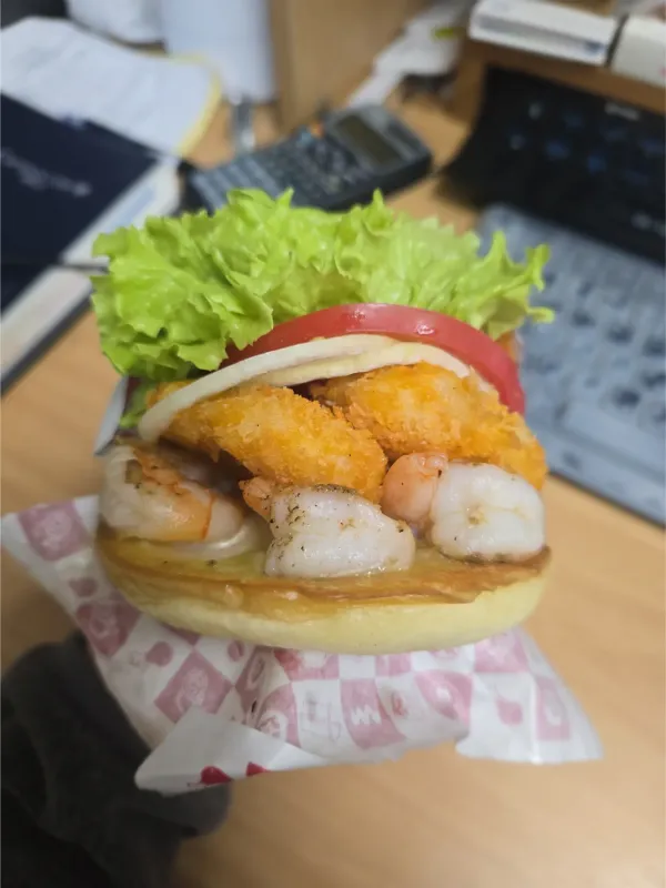 오늘 먹은 왔더버거