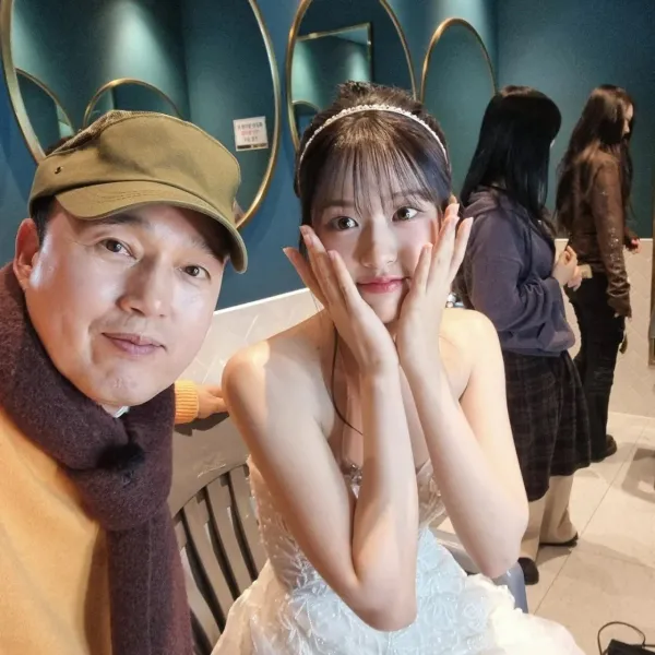 김광규 인스타에 올라온 아이브 사진