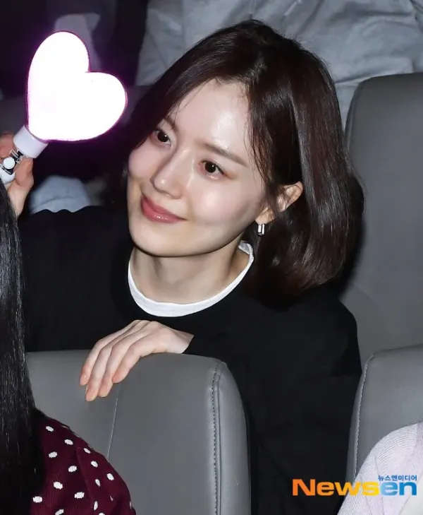 문채원