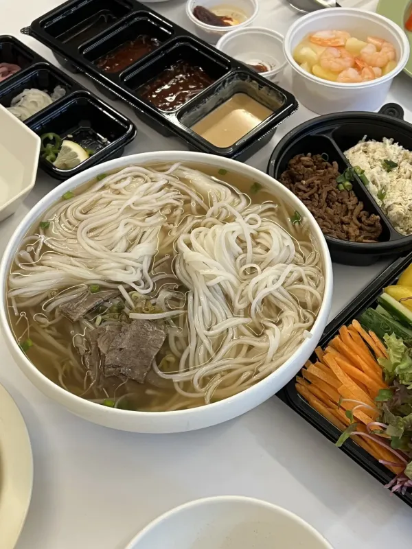 오늘 메뉴는 월남쌈과 쌀국수