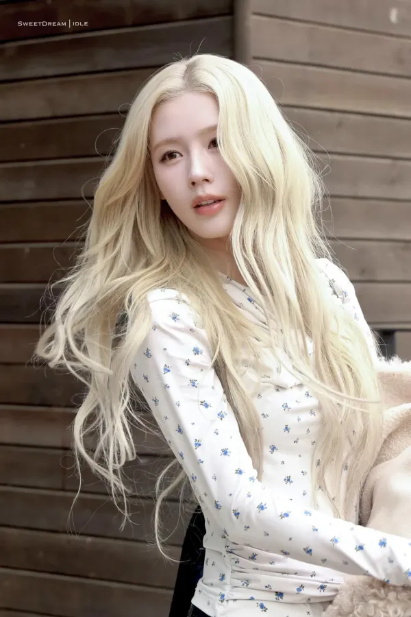 금발한 미연