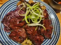 가마치치킨에서 옛날통닭 말고 반반 먹어본 사람