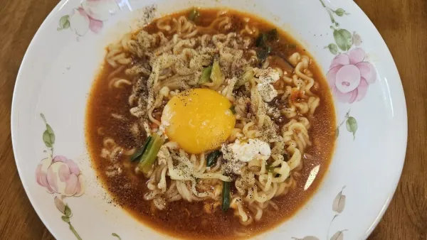 점심 아들과 라면