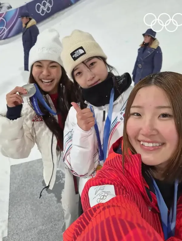 금메달 최가온 선수 일상 사진