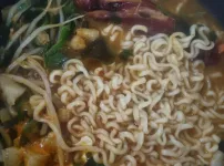 라면에 새송이 넣어본 사람 있음? 맛 괜찮아?