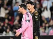 그래서 너가 우리형보다 축구 잘하냐고 ㅋㅋㅋㅋ